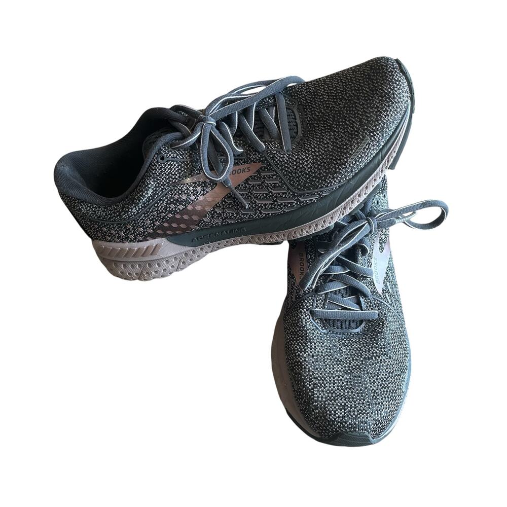 Brooks Women's Gray Adrenaline Athletic Shoes with Minor Wear/Damage Size 9